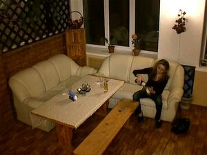 Voyeur amateur aux petits seins, amateur aux petits seins en bas, gode