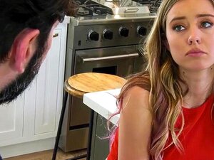 Belle-fille avec un cul parfait Haley Reed se fait pilonner le cul