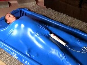 Éjaculation dans un lit sous vide