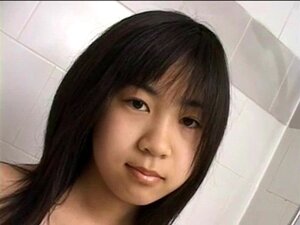 L'heure de la douche de MIZUKI Rinn. L'heure de la pluie de MIZUKI