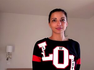 Vanessa, 18 ans, premier casting porno