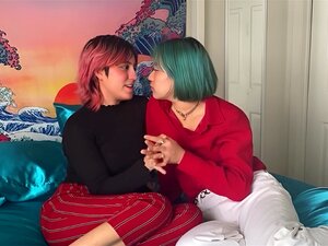 Ersties : Des filles amateurs dans une relation à distance filment