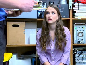 La voleuse colombienne Izzy Lush surprise en train de voler par un