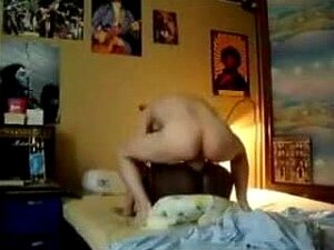 Grosse bite noire baisant un cul amateur