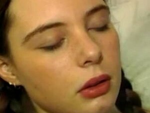 Sabine Fleischer suce et baise un mec plus âgé