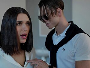 PORNO TIME FREEZE-Une étudiante gâtée baise et creampie son