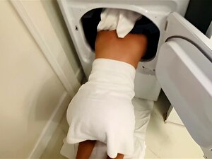 Une nana européenne se fait lécher et baiser. La nana européenne se