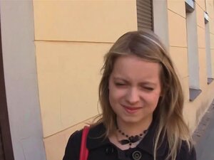Dirty Flix - Alena - Une nana aux yeux bleus, timide mais intéressée
