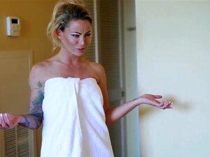 Un roadtrip en famille redevient très chaud avec belle-mère et