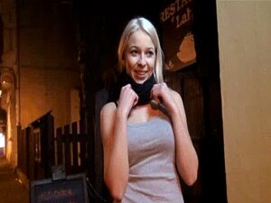 Karol Lilien montre ses gros seins et se fait baiser pour de l'argent