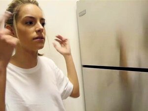 kimmy granger a surpris stebro en train de se branler. kimmy grangeer