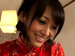 Succombez aux plaisirs exotiques de l'enchanteresse asiatique Shou