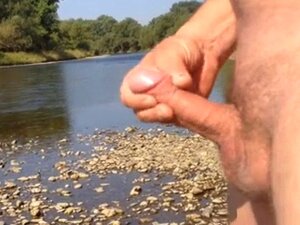 éjaculation publique en plein air branlant StB4. éjaculation