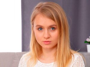 L'ange mignon passionné Lightfairy aime tellement le sexe dur