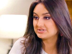 Gina Valentina et Eliza Ibarra se frottent et lèchent des culs. Gina