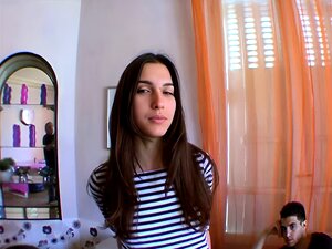Jeune étudiante a sa première fois avec un inconnu ! Français