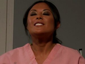 Kaylani Lei dans le chatroom, scène 5