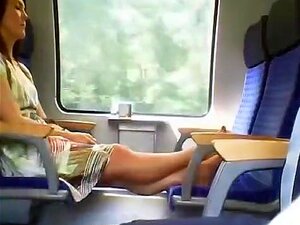 Lunatic se branle dans une compilation de train public,