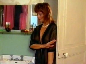 Sandrine mateu et laura valerie pissent et fistent, Sandrine matteu