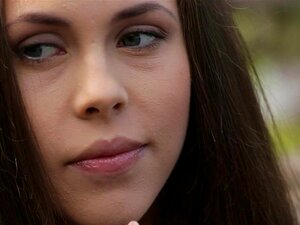 Abril et Max profitent de leur temps anal sensuel ensemble