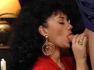 La vintage Elodie French aux seins tombants en bas anal