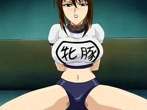 L'esclave hentai aux gros seins se fait taquiner le clito en gros plan