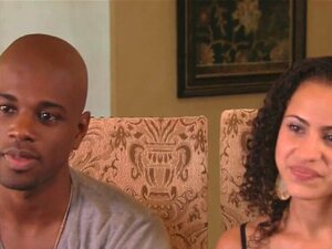 Des couples bisexuels noirs rejoignent un club échangiste pour des