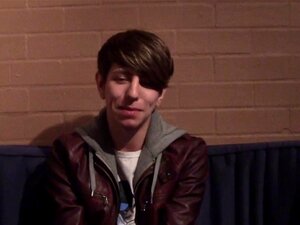 Une amateur en solo gicle de la foutre