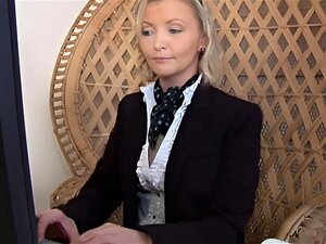 Ma belle-mère, j'aimerais baiser ma secrétaire blonde, aime se faire
