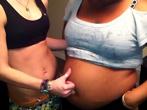 Beck joue avec Kinas Bellybutton 1