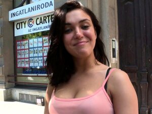 Le jus de Jenny chaude se déshabille